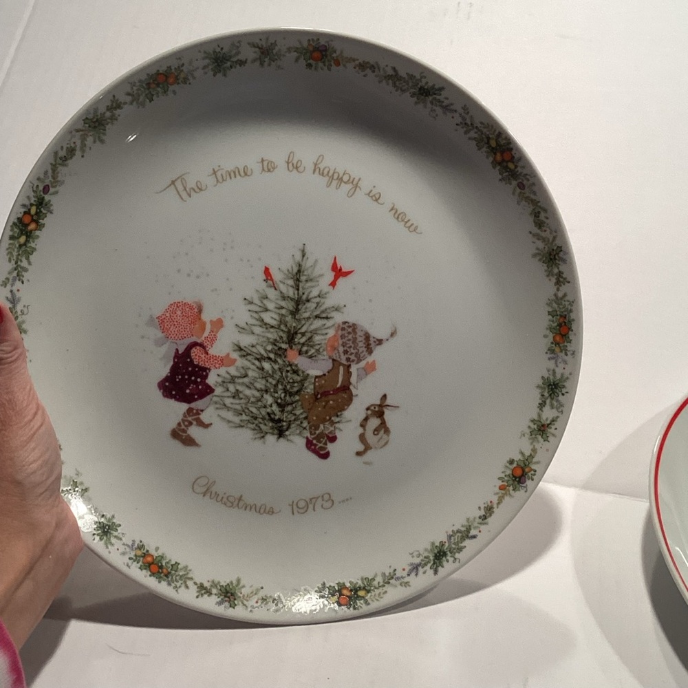 Vintage Christmas Decorative Plate Holly Hobbie Christmas 1973